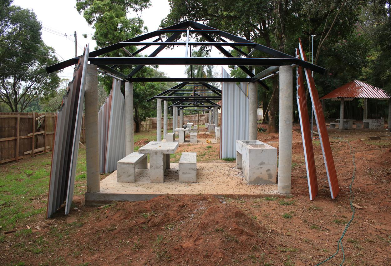 Avança construção de quiosques no Horto Florestal de Limeira