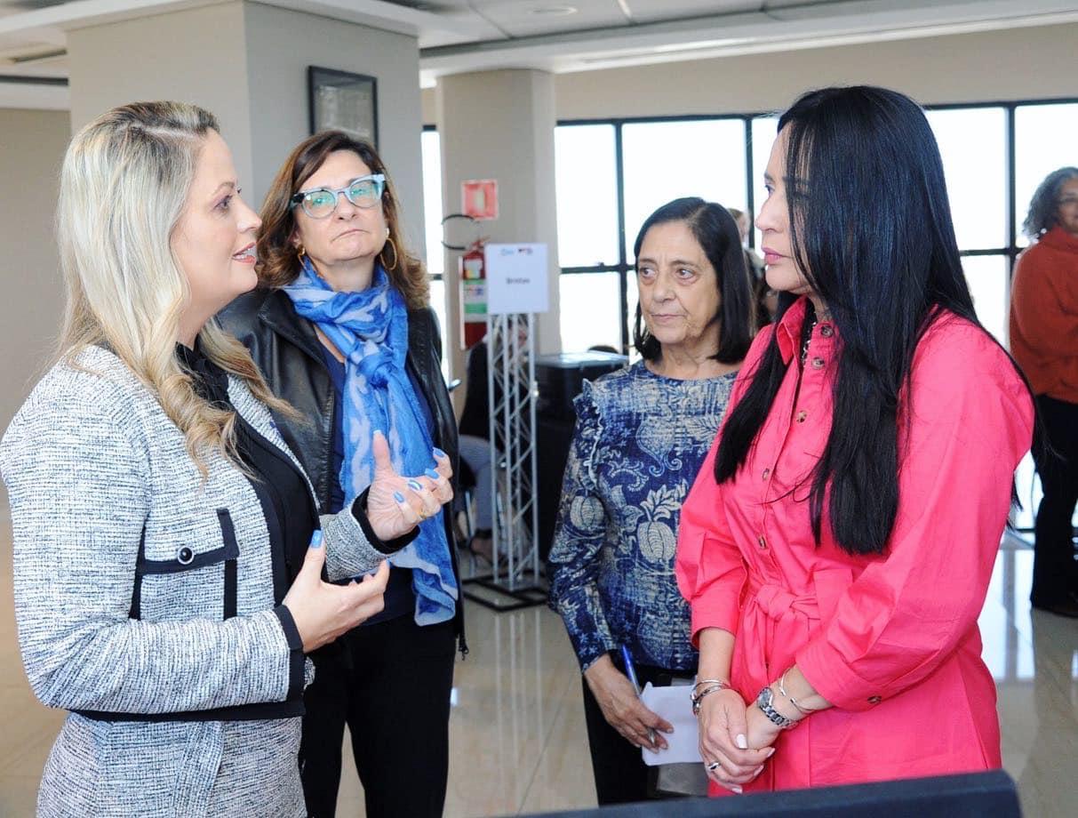 Angelita participa de Encontro Regional de primeiras-damas e presidentes dos Fundos Sociais
