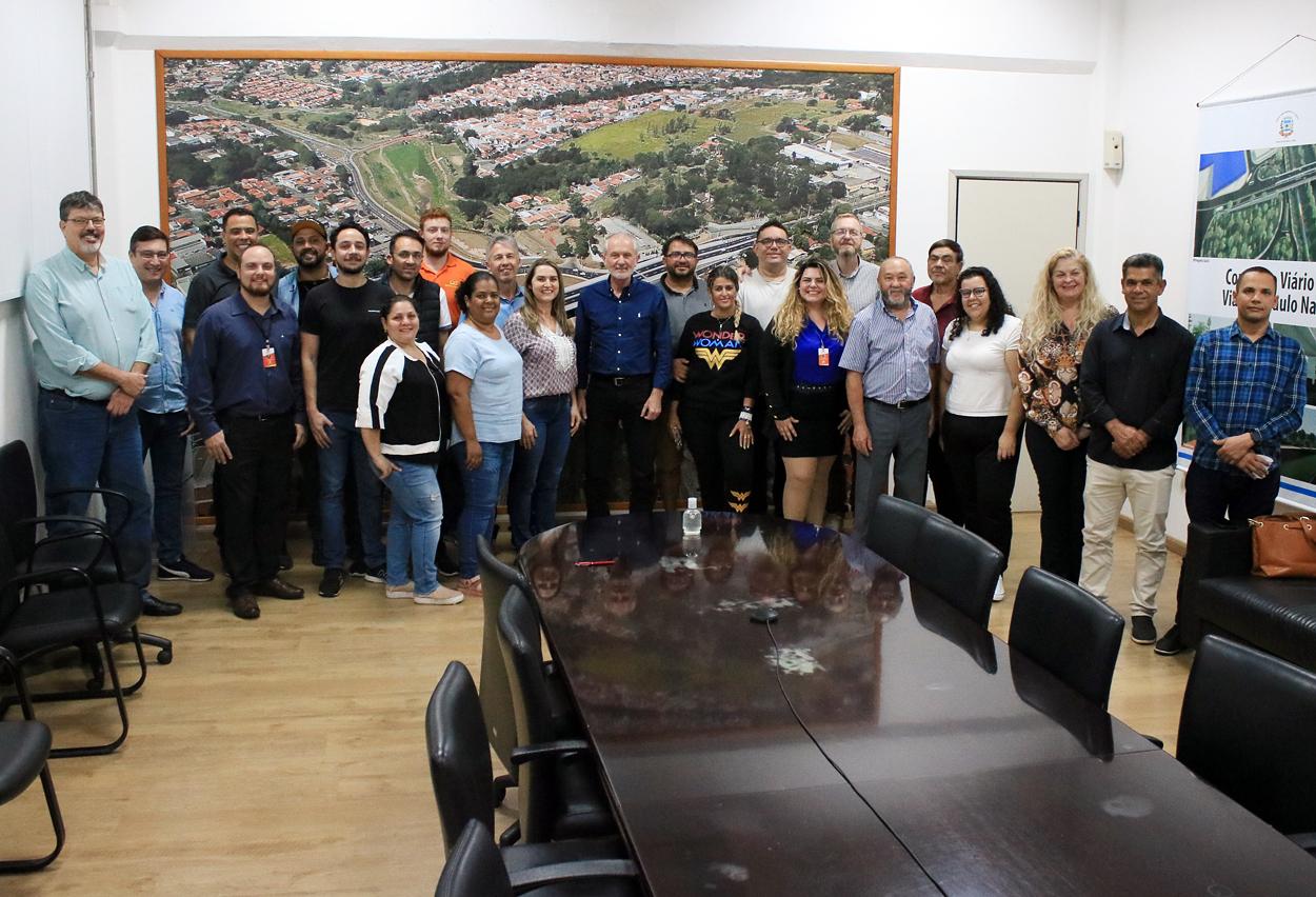 Prefeito recebe donos de trailers para definir retorno à Praça Maria Buzolin em Limeira