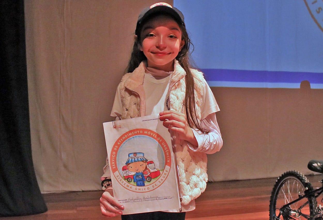 Aluna da escola Mauro Sérgio Vieira vence concurso do Samuzinho