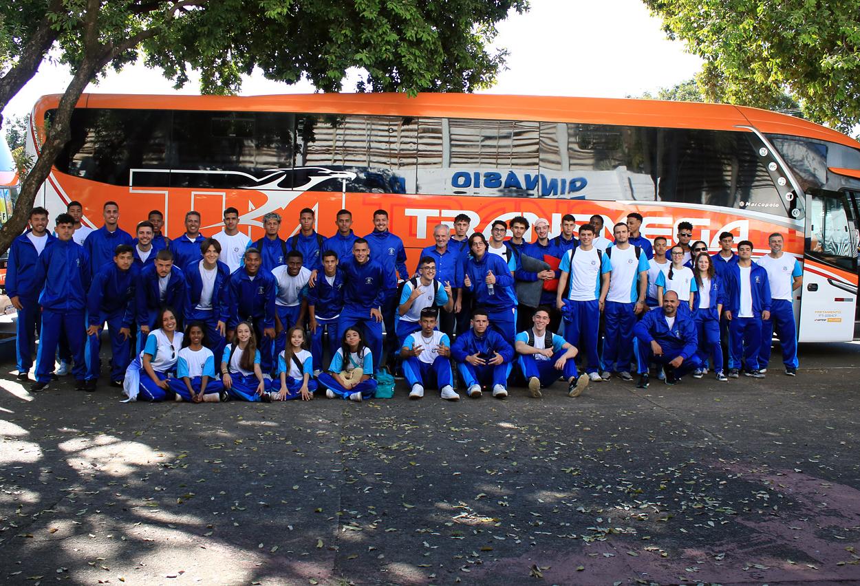 Prefeito de Limeira acompanha saída de atletas limeirenses para Jogos Regionais