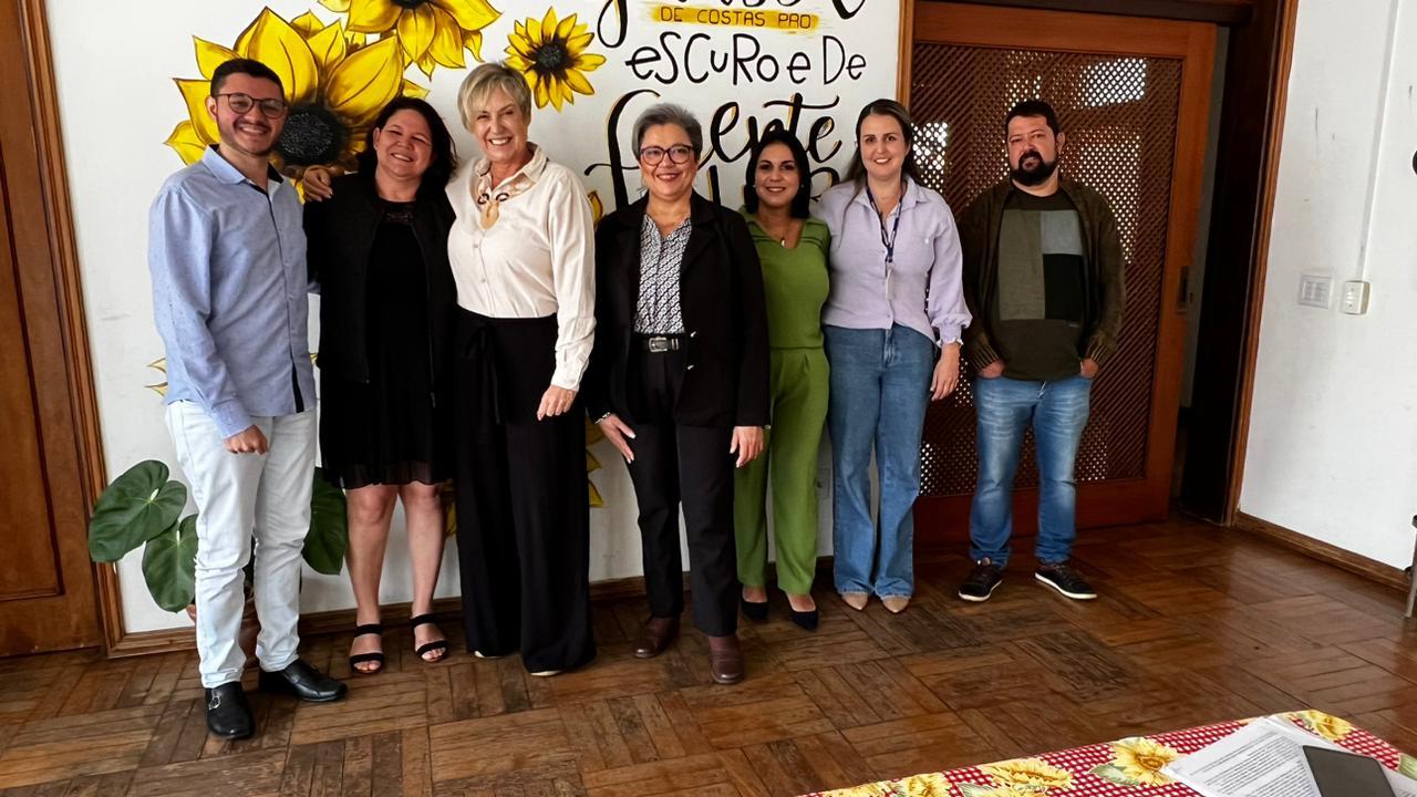 Profissionais de Aguaí visitam Rede Elza Tank e Casa da Mulher