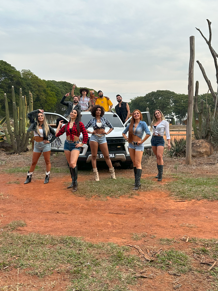 Rick & Nogueira e Us Agroboy gravam clipe no haras de Sorocaba, da dupla com Fernando