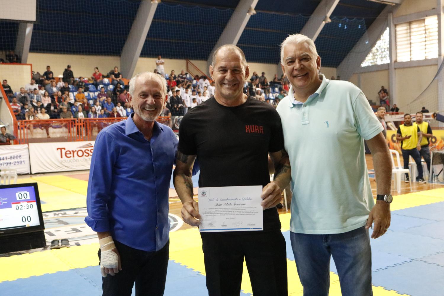 Adrien consolida primeira colocação em três rankings de jiu jitsu