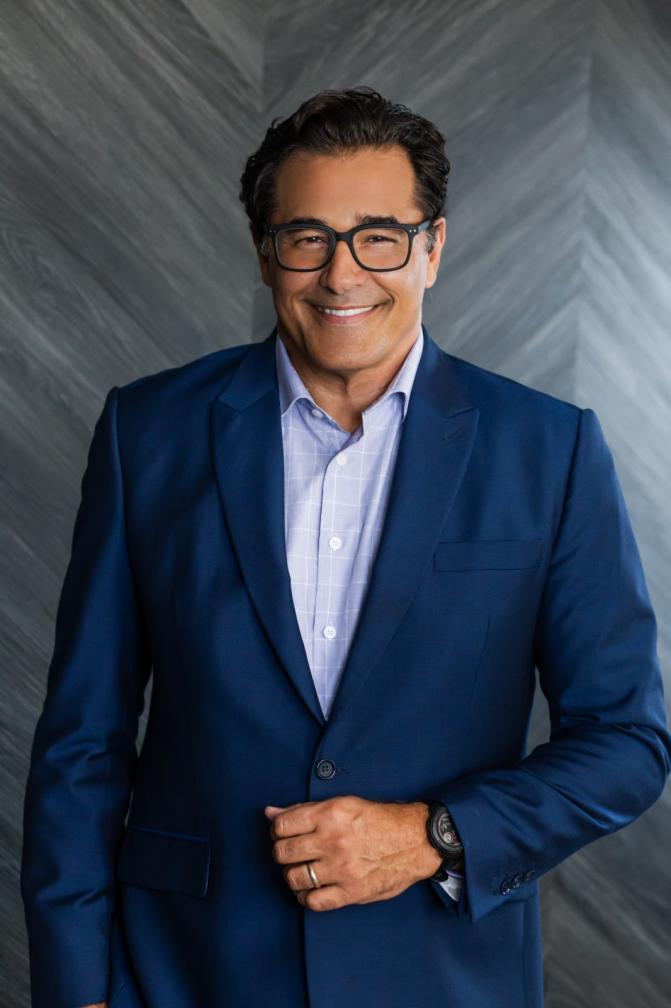 Luciano Szafir lança instituto dedicado à promoção da leitura no CDesign Hotel