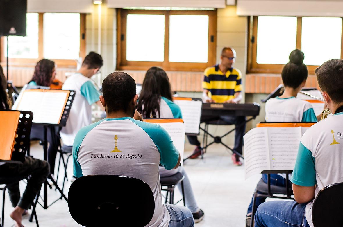 Fundação 10 de Agosto atendeu  25 mil pessoas em seus 30 anos