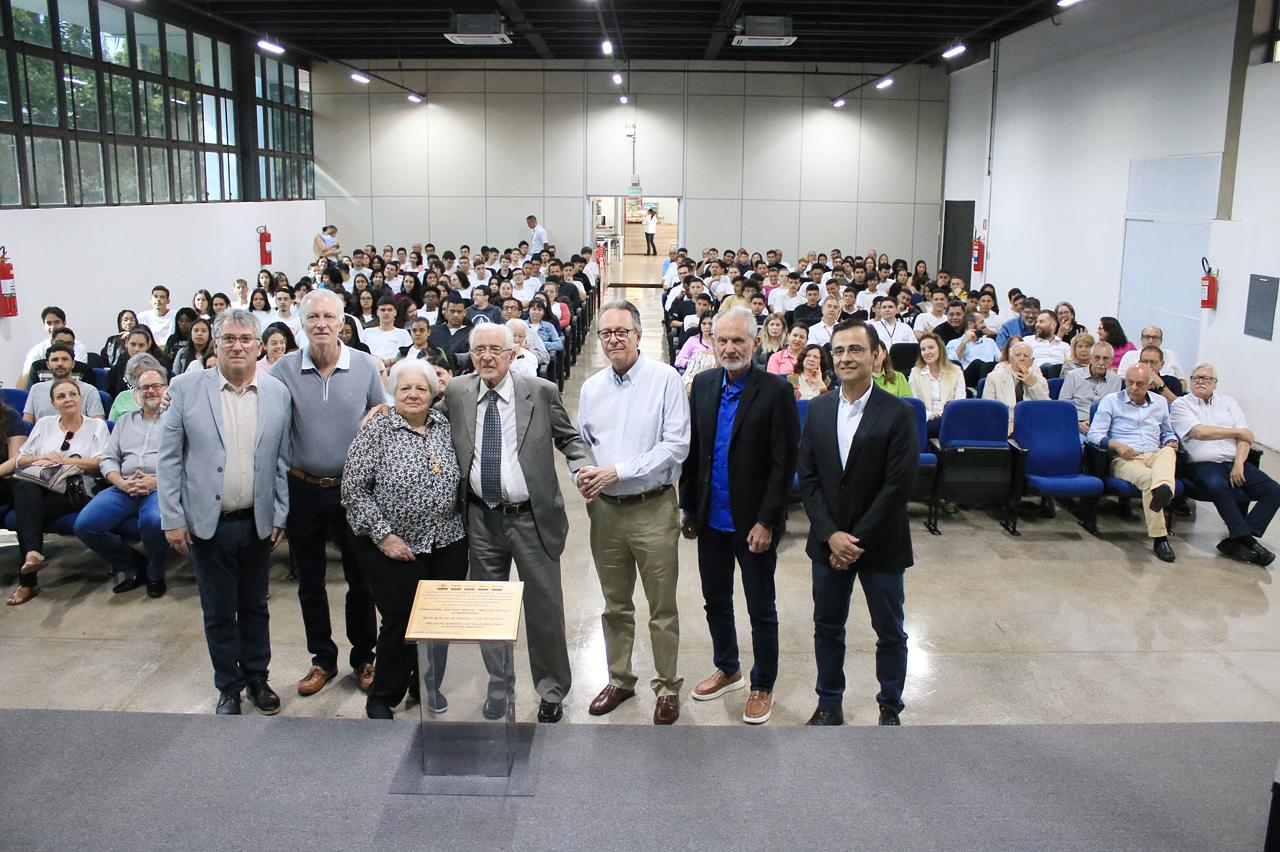 Aniversário do Senai: Botion participa de cerimônia em homenagem à família Varga