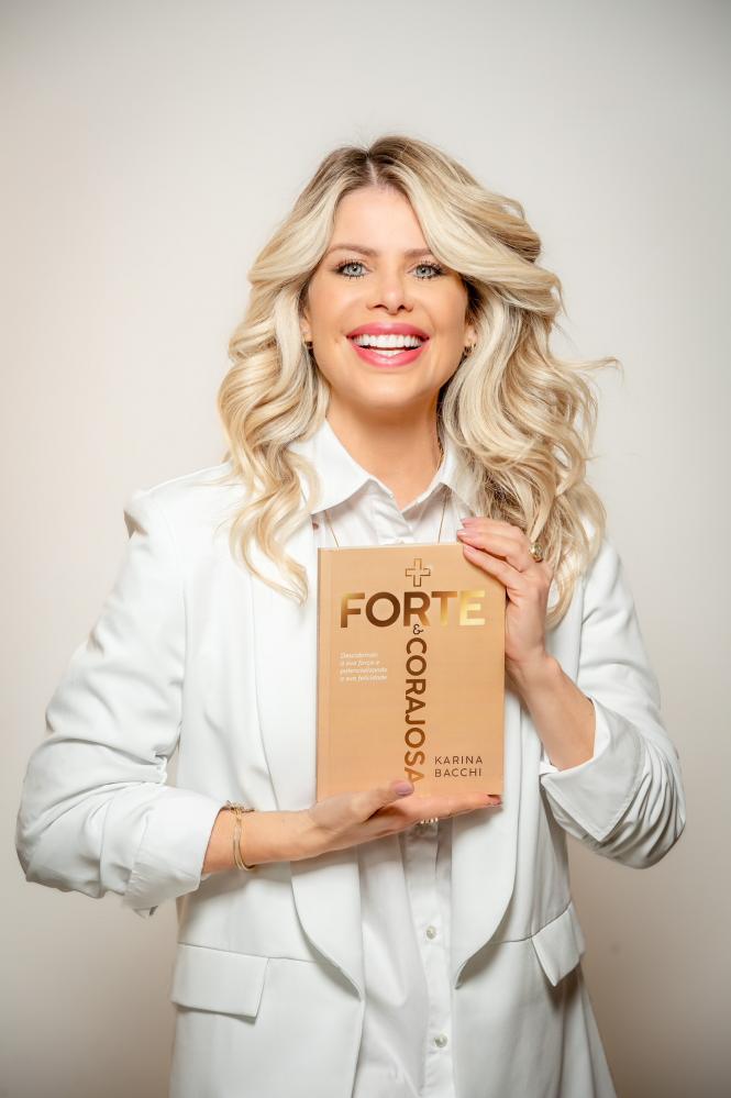 Karina Bacchi lança livro para encorajar mulheres na vida cristã