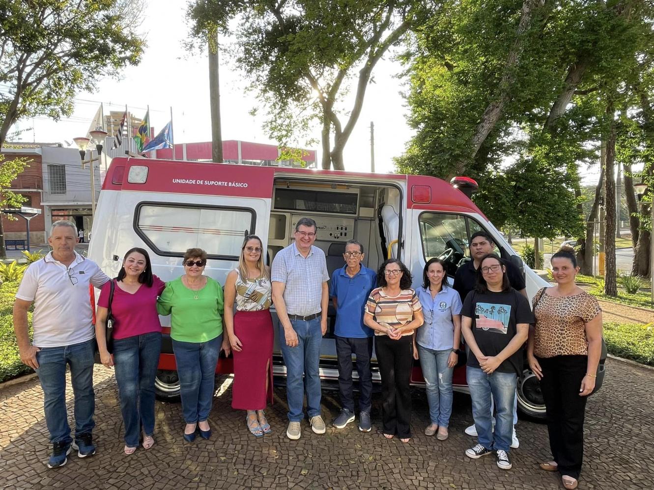 Prefeitura de Cordeirópolis entrega nova ambulância para o SAMU