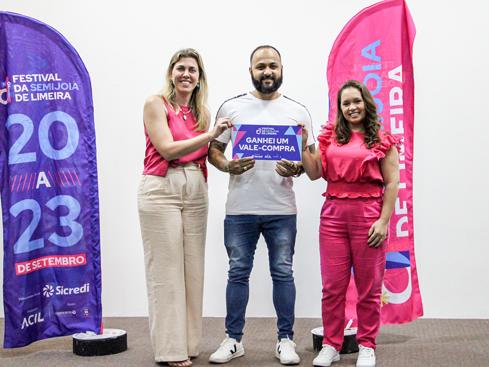 ACIL entrega R$ 7 mil em vales-compra para os sorteados no Festival da Semijoia