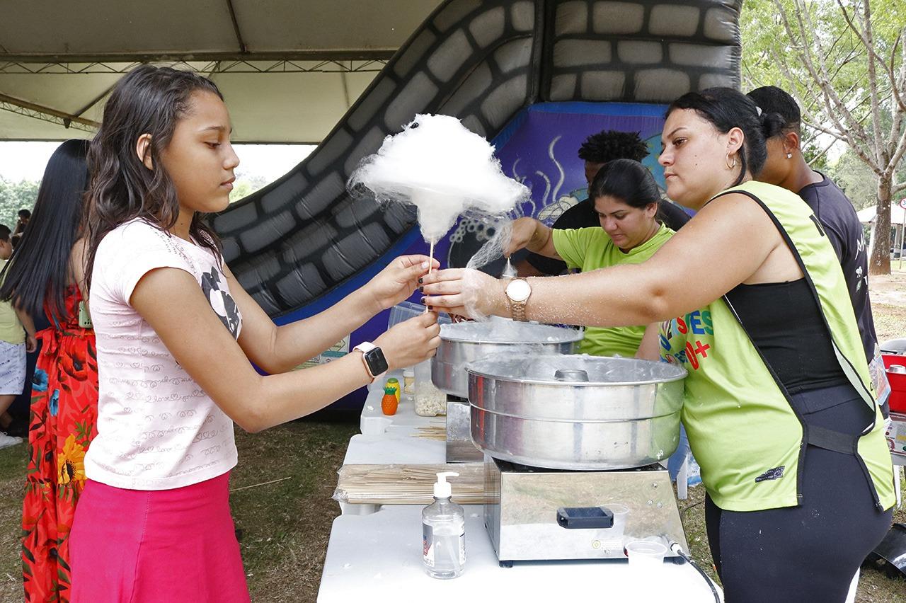 Prefeito de Limeira prestigia Festa do Dia das Crianças no Horto Florestal