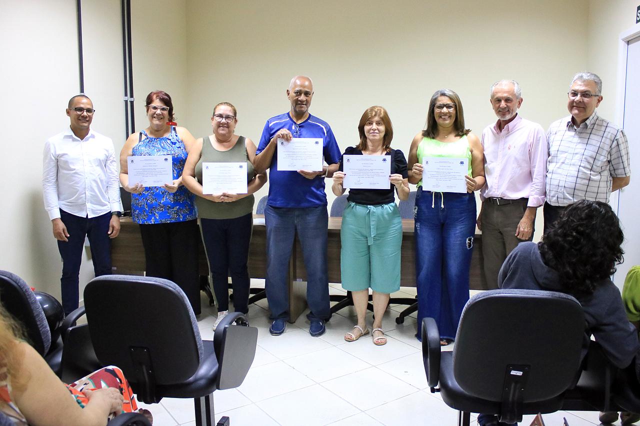 Botion entrega certificados a 20 novos aposentados em evento no IPML