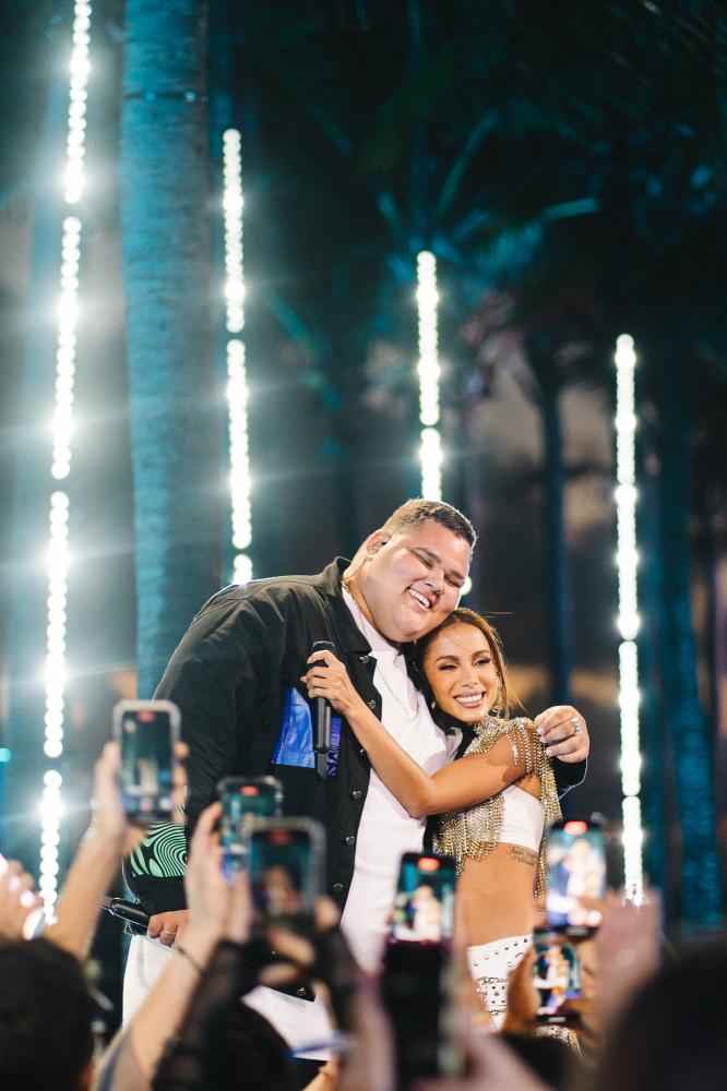 Grupo Menos é Mais reúne Anitta, Luisa Sonza e Xand Avião em gravação de DVD