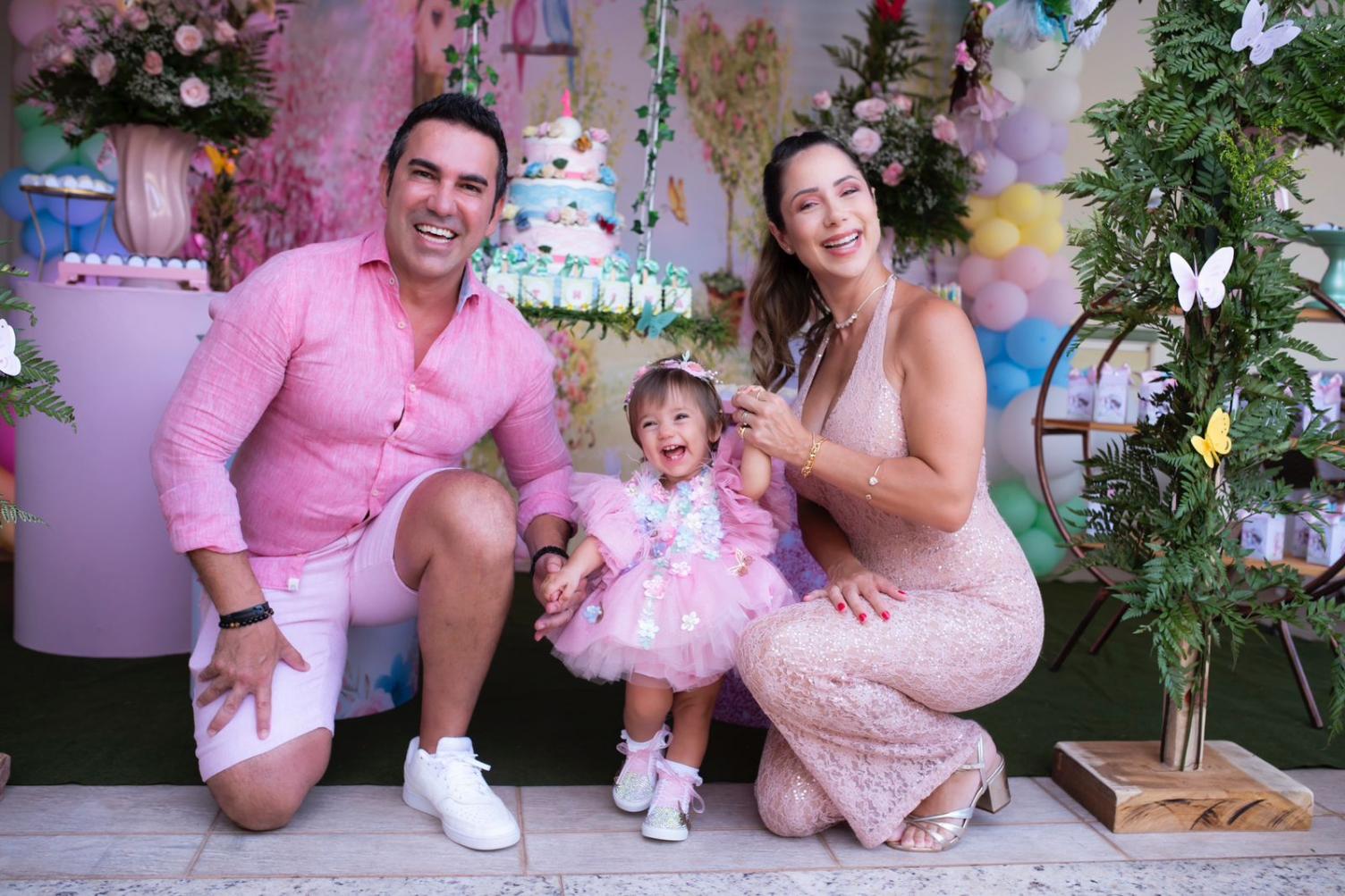Cantora Luana Monalisa e o médico cirurgião plástico Dr. João Almeida festejam o 1º aninho da herdeira Marthina