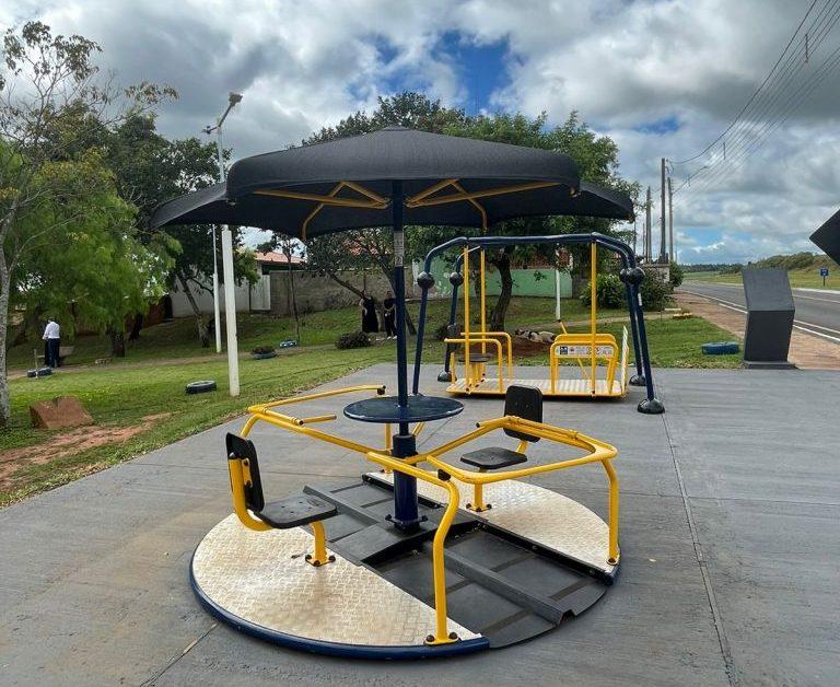 Governo de São Paulo inaugura playground adaptado para pessoas com deficiência em Brotas
