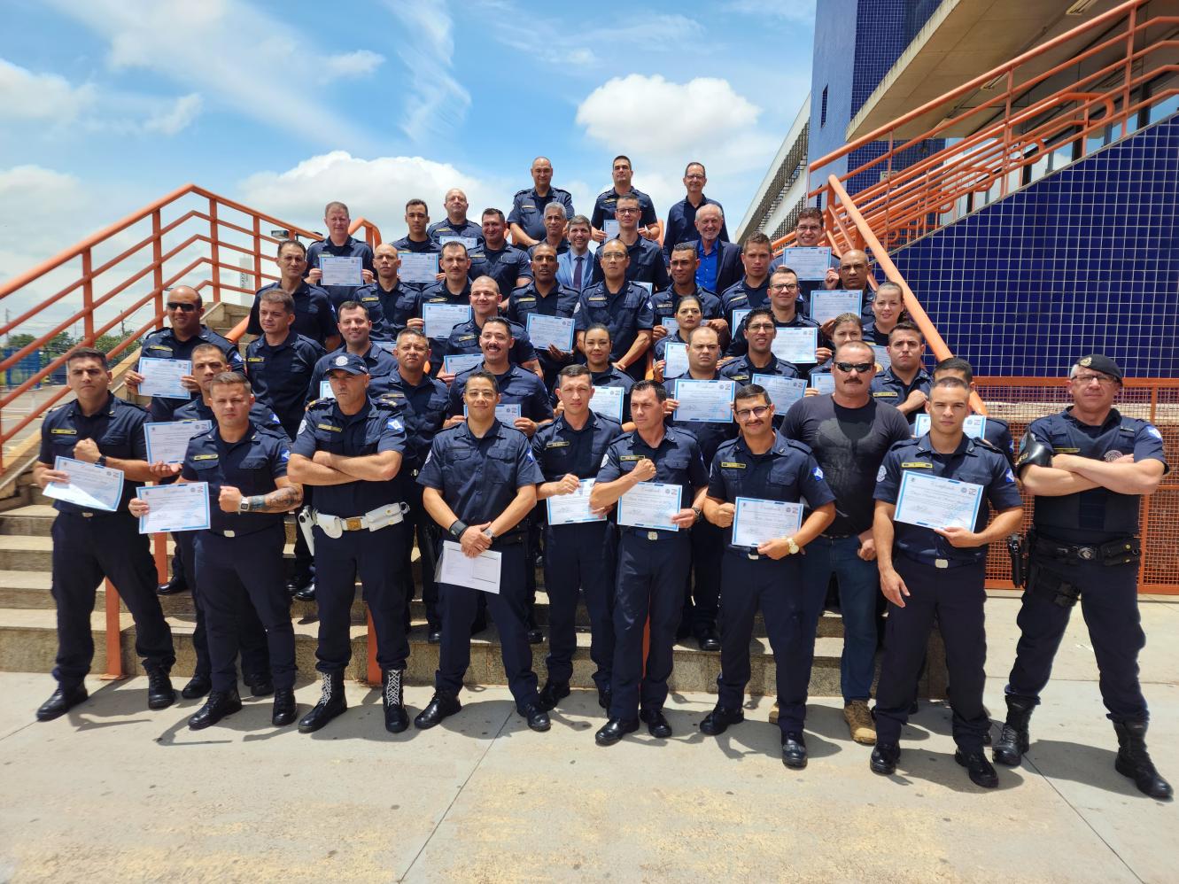 Novos GCMs e agentes da Defesa Civil são formados em Limeira