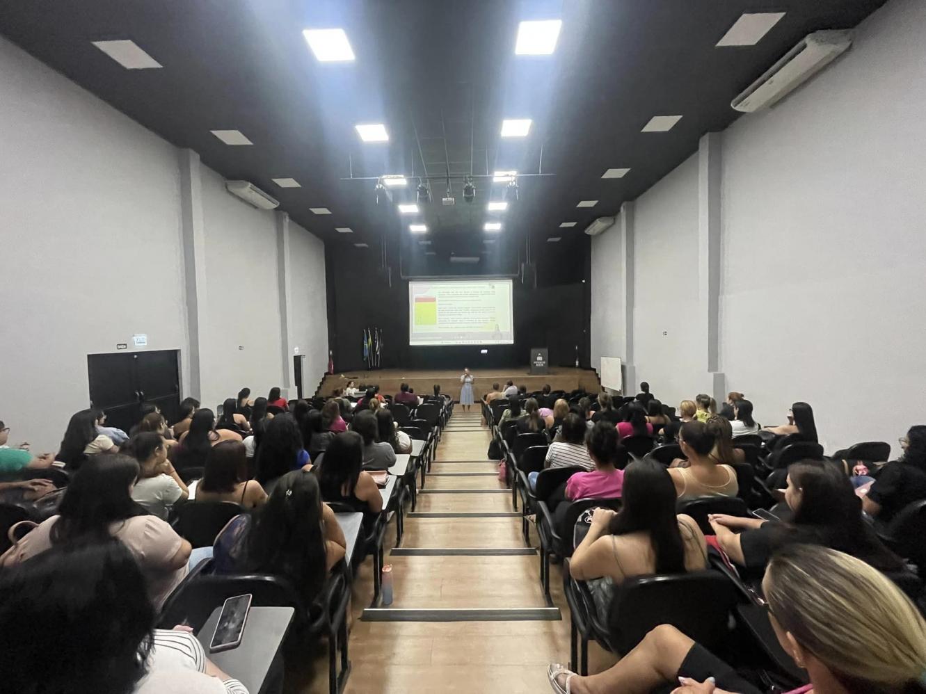 Profissionais da Educação Especial da rede municipal de Cordeirópolis participam de treinamento