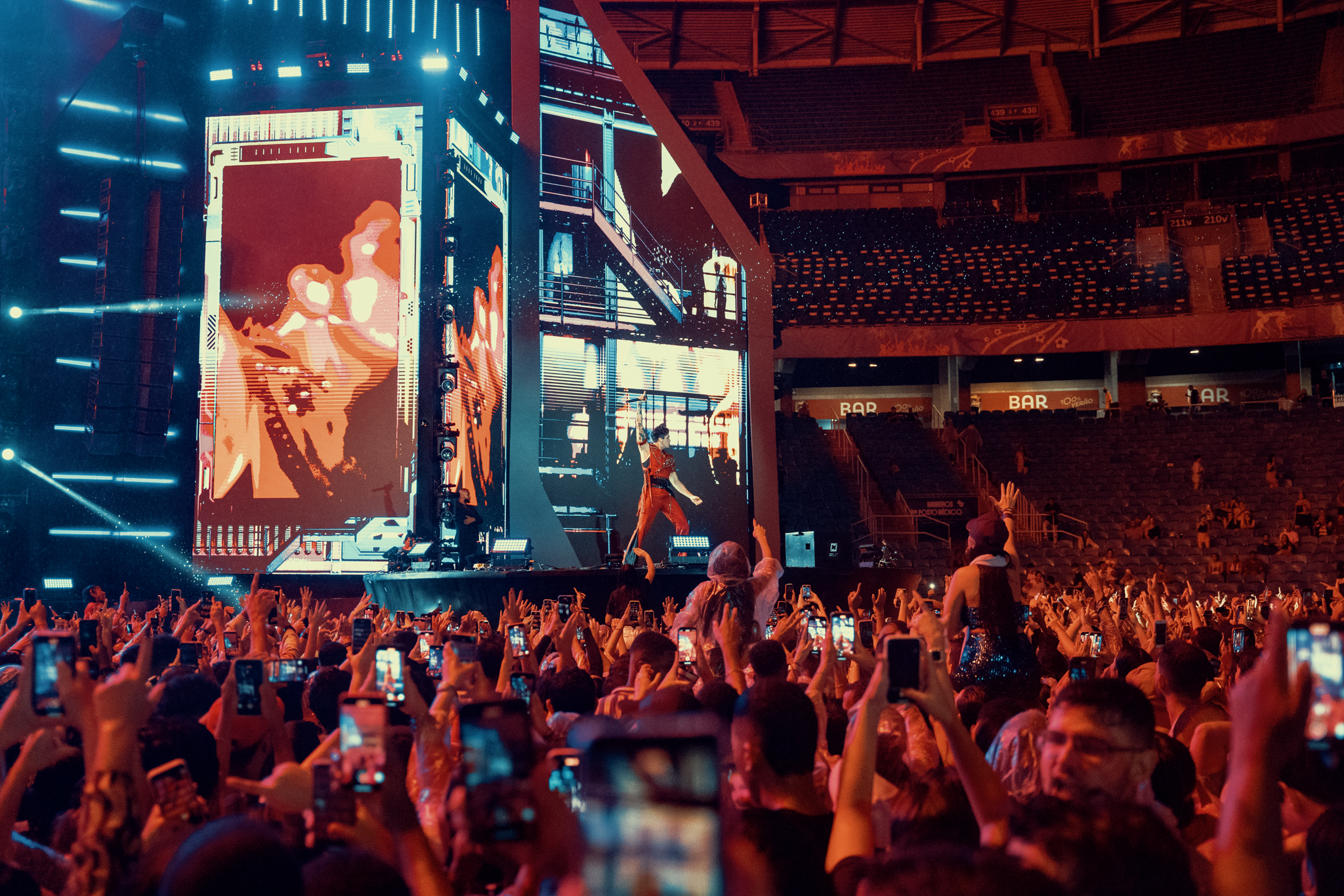 Luan Santana apresenta o seu festival debaixo de chuva e emociona público em Salvador