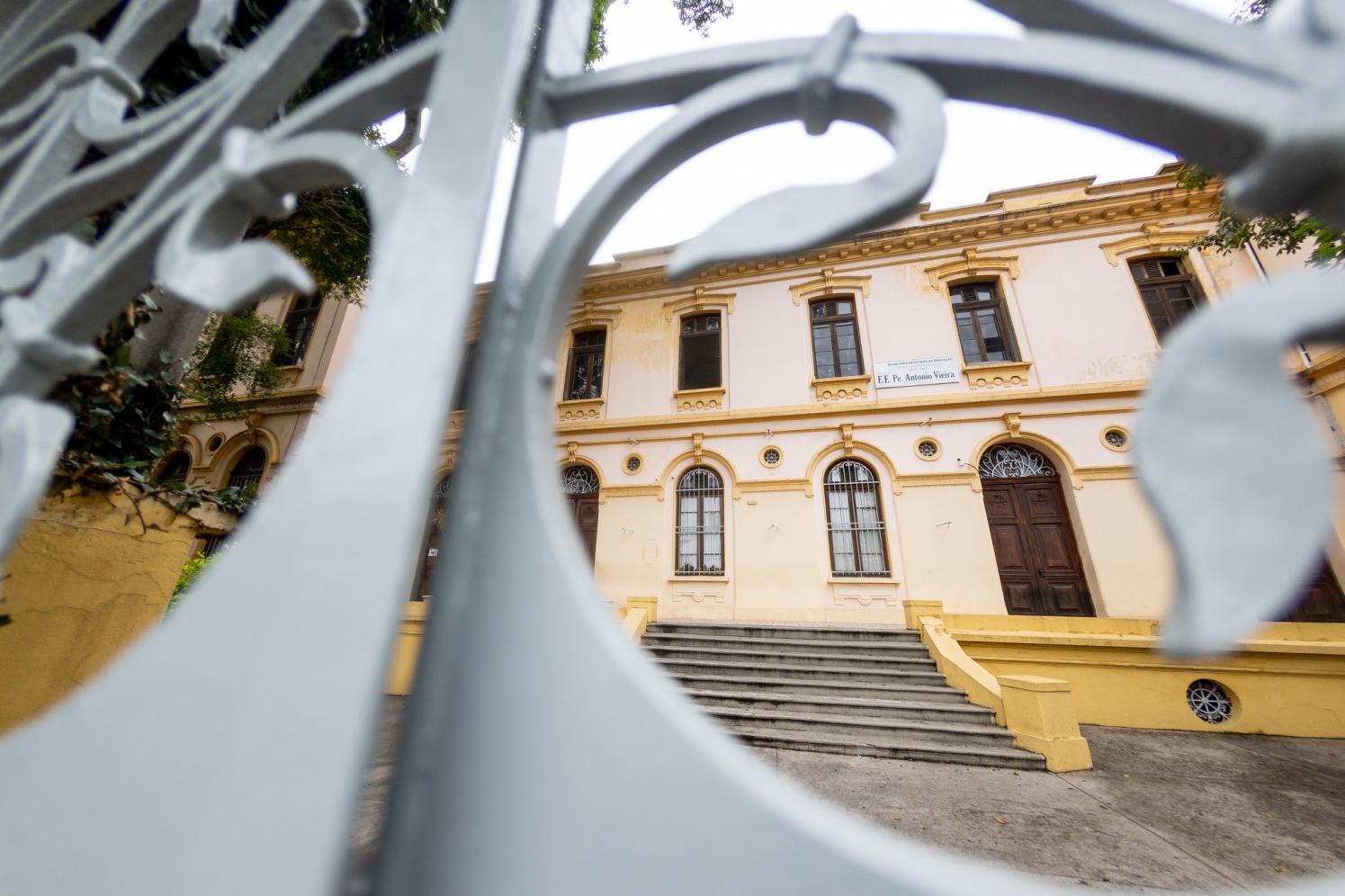Professores da rede estadual de São Paulo têm até amanhã (24) para se inscrever no concurso de remoção