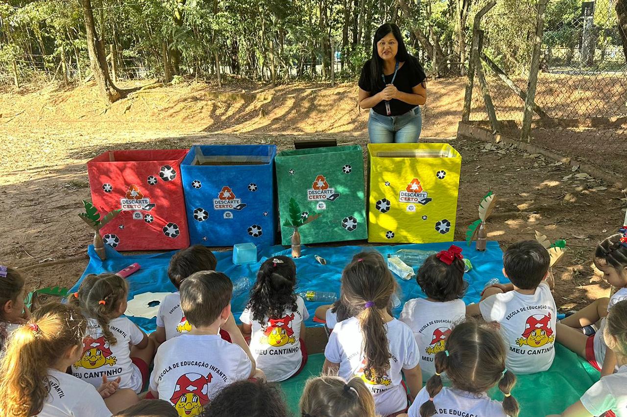 Alunos visitam Casa Ecológica e aprendem sobre sustentabilidade e preservação ambiental