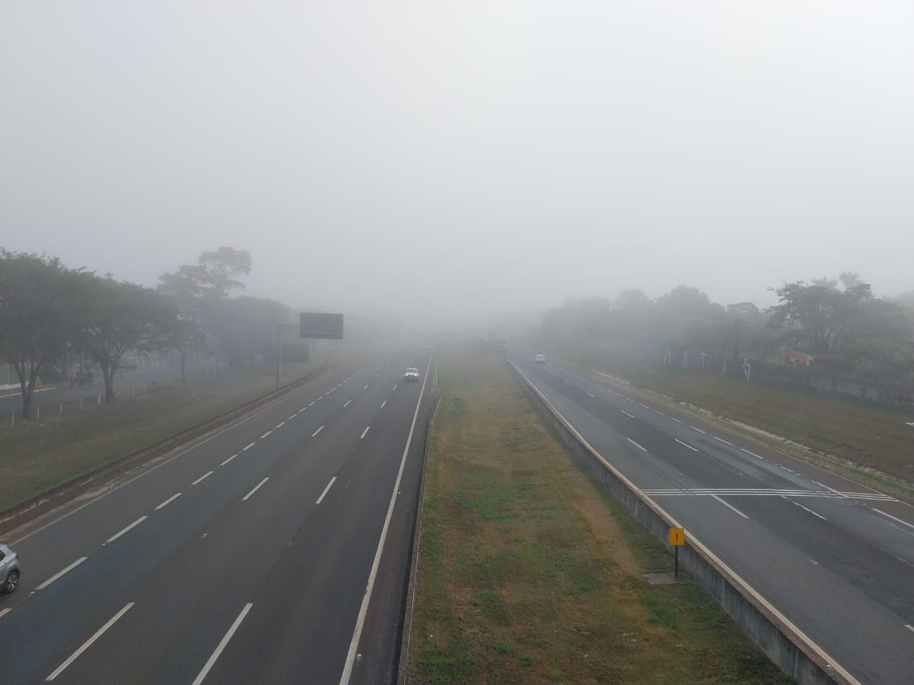 Neblina na rodovia? Arteris Intervias orienta sobre como dirigir com segurança nestes trechos