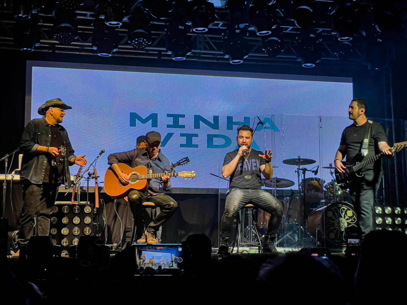 35+: Rosa de Saron lança turnê em São Paulo