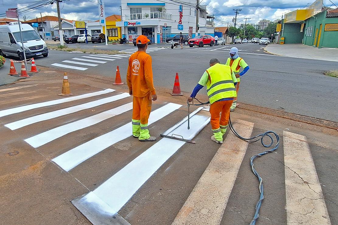 Prefeitura retoma revitalização da sinalização viária em Limeira