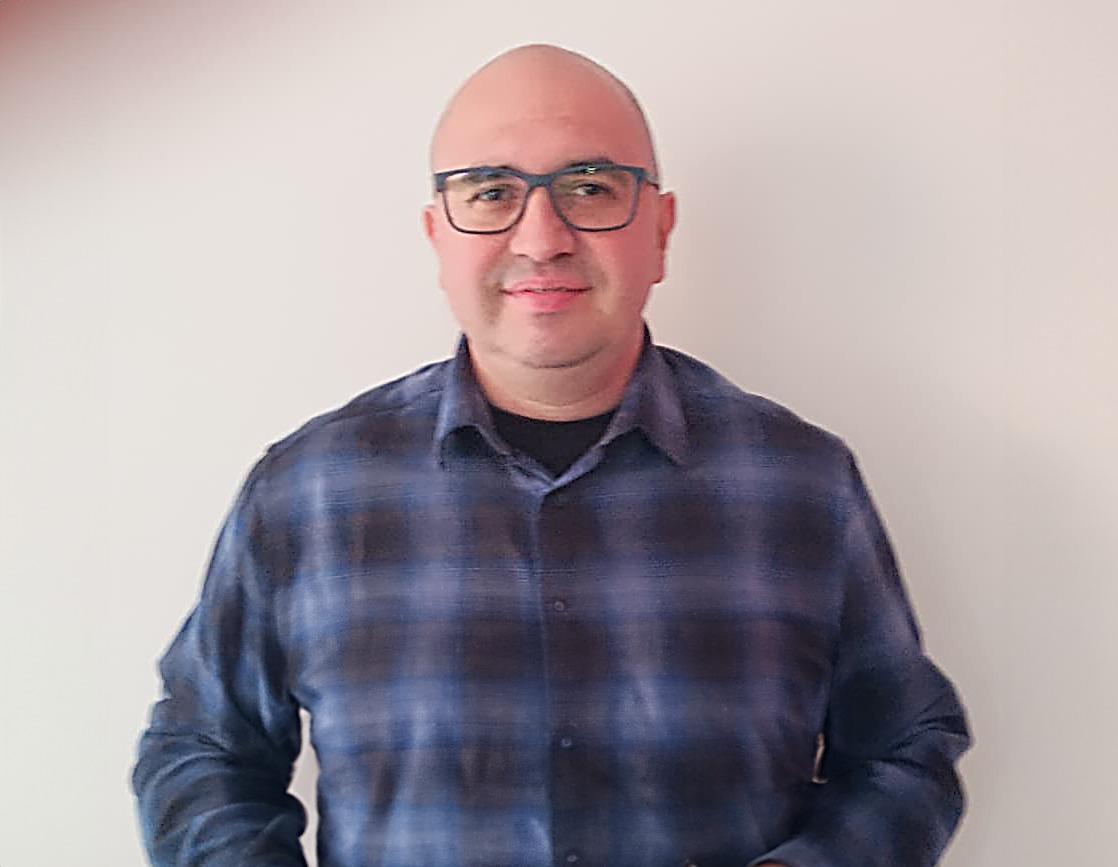 Diretor de escola municipal de Limeira publica livros sobre formação de professores e tecnologia