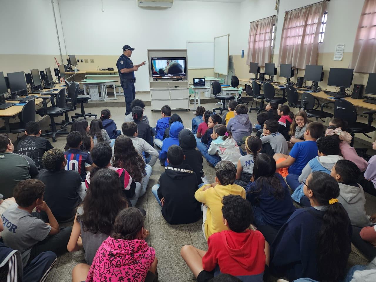Projeto Educar Limeira leva conscientização sobre bullying a alunos da rede municipal