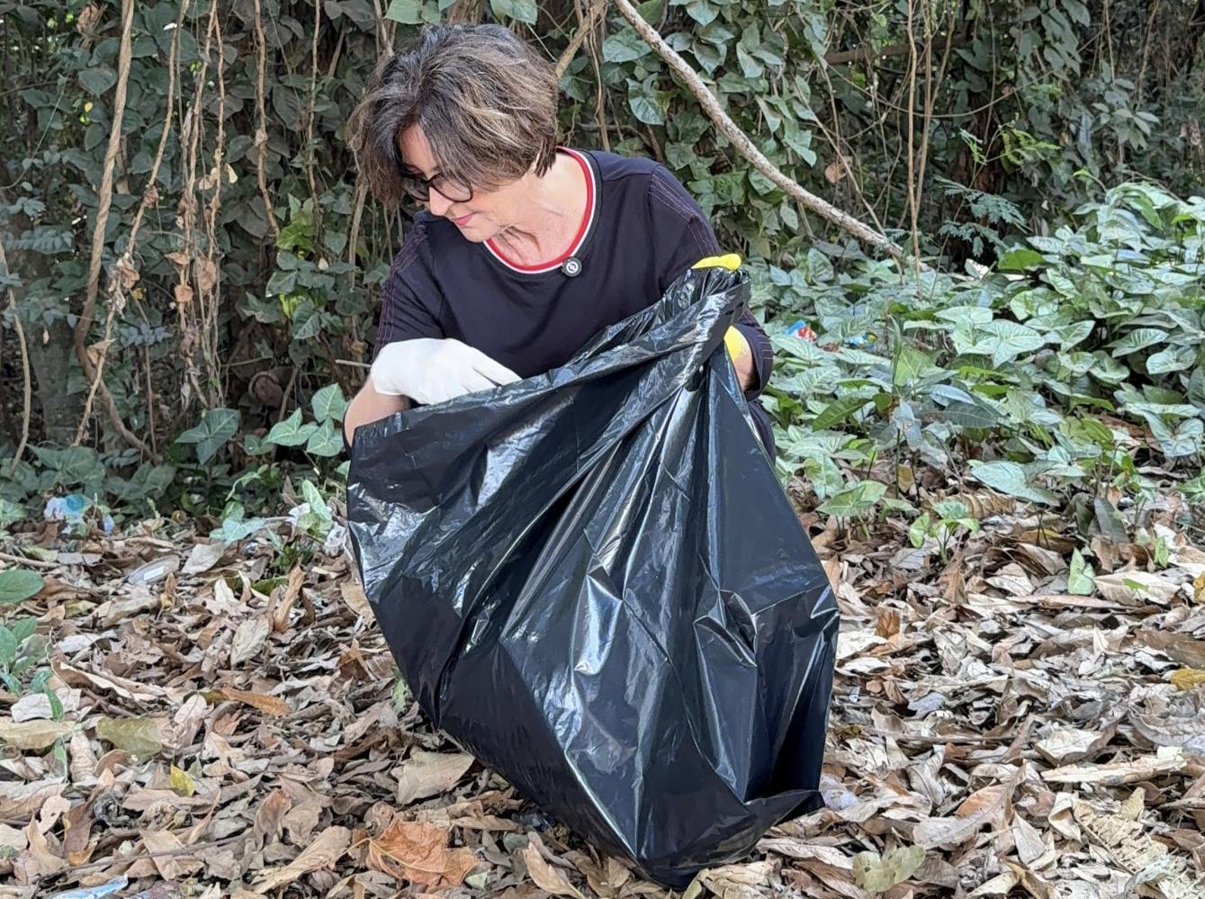 Ação voluntária de limpeza da mata do Jd. Cordeiro resulta na retirada de quase 11 toneladas de lixo
