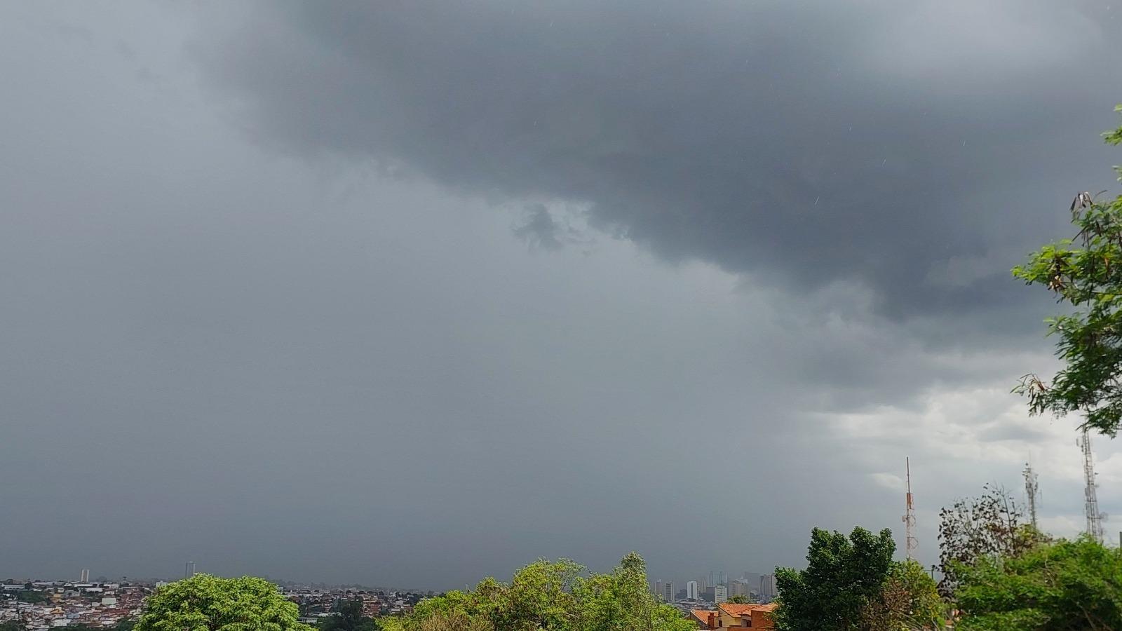 Defesa Civil alerta para temporais com ventos de até 100 km/h em Limeira e região