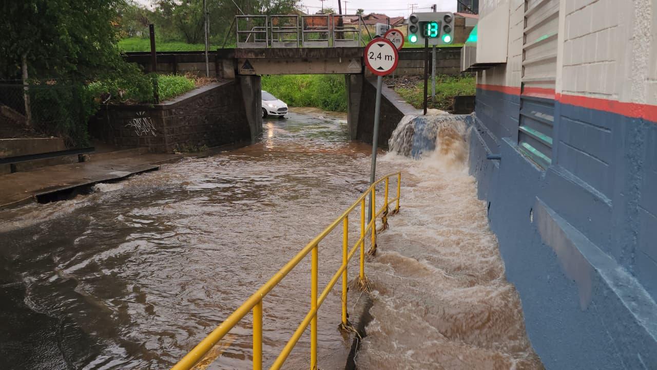 Com 69 mm de chuva em 24 horas, Prefeitura de Limeira reforça monitoramento de pontos de alagamento