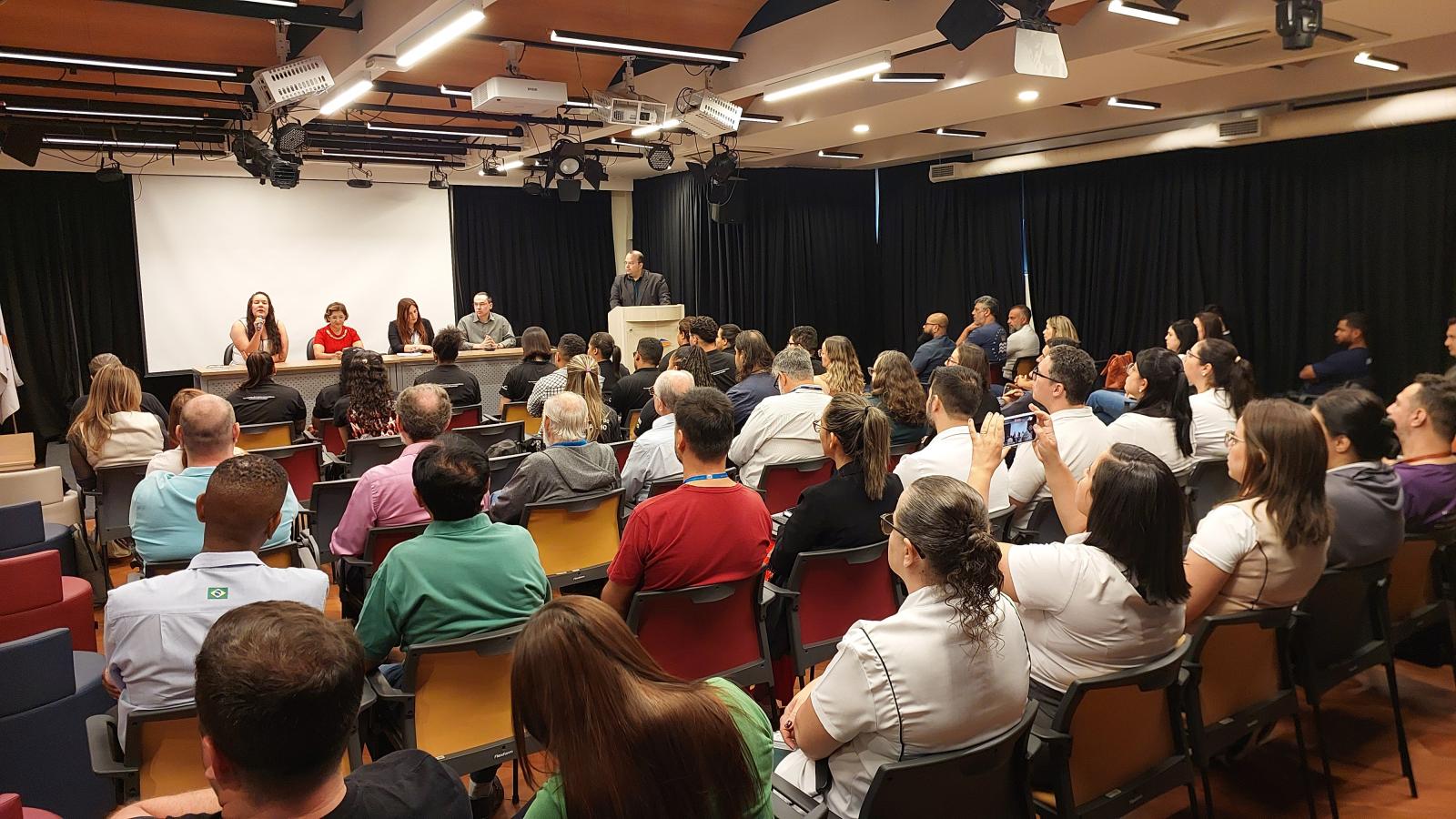 Encontro discute saúde mental do trabalhador em Limeira
