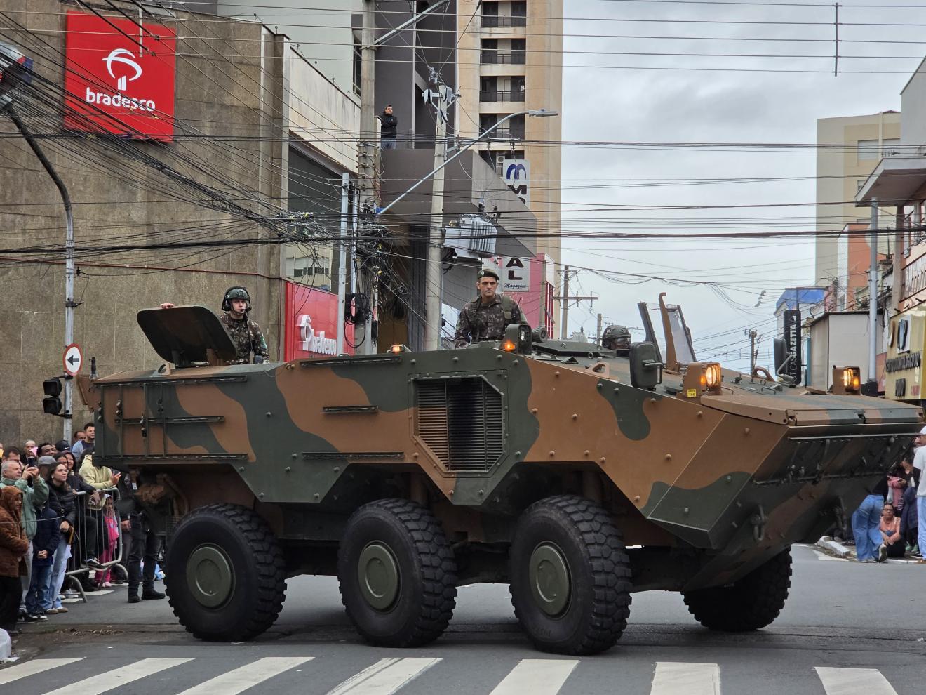 Edição histórica do desfile de 7 de Setembro reúne cerca de 8 mil pessoas em Limeira