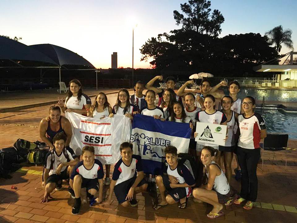 Equipe de natação Nosso Clube/Sesi traz 40 medalhas de torneio em Piracicaba